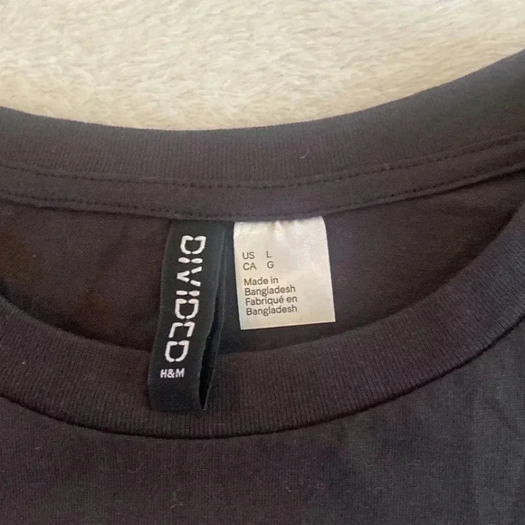 H&M NASA Shirt - Picture 2 of 3